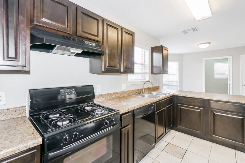 2,370/Mo, 627 Bold Ruler Dr Stafford, TX 77477 Kitchen View