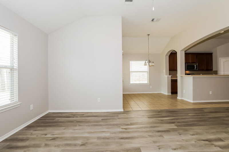 1,855/Mo, 20207 Niagara Falls Dr Tomball, TX 77375 Living Room View 2