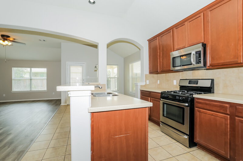 1,855/Mo, 20207 Niagara Falls Dr Tomball, TX 77375 Kitchen View