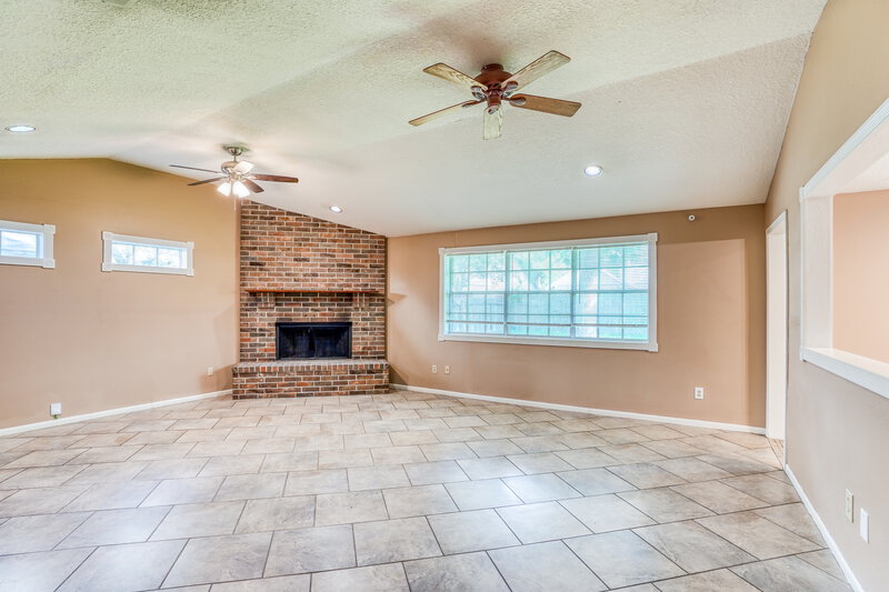 2,060/Mo, 19311 Cypress Bay Dr Katy, TX 77449 Living Room View