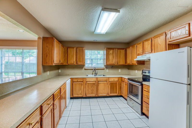 2,060/Mo, 19311 Cypress Bay Dr Katy, TX 77449 Kitchen View