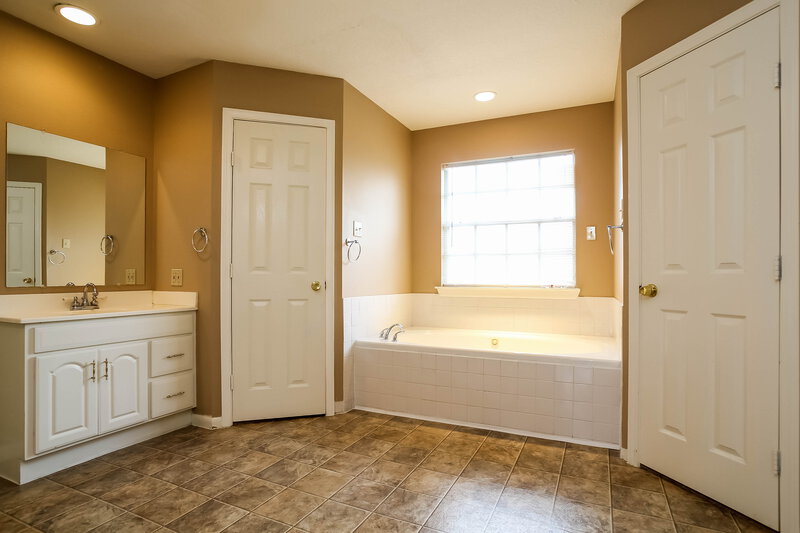 2,175/Mo, 19311 Cypress Bay Dr Katy, TX 77449 Master Bathroom View