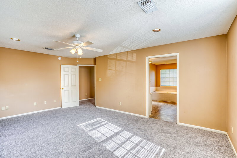 2,060/Mo, 19311 Cypress Bay Dr Katy, TX 77449 Main Bedroom View 2