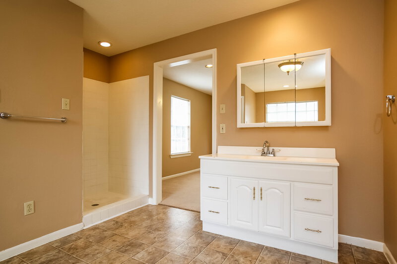 2,175/Mo, 19311 Cypress Bay Dr Katy, TX 77449 Master Bathroom View 2