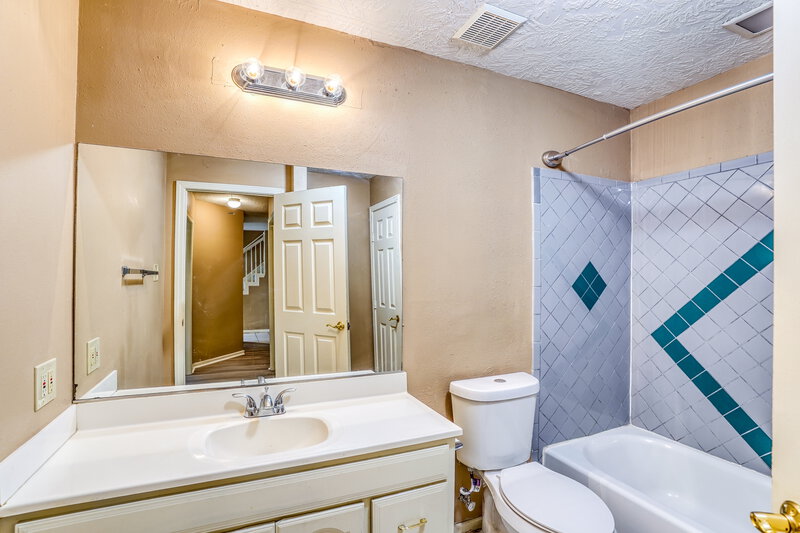 2,060/Mo, 19311 Cypress Bay Dr Katy, TX 77449 Bathroom View