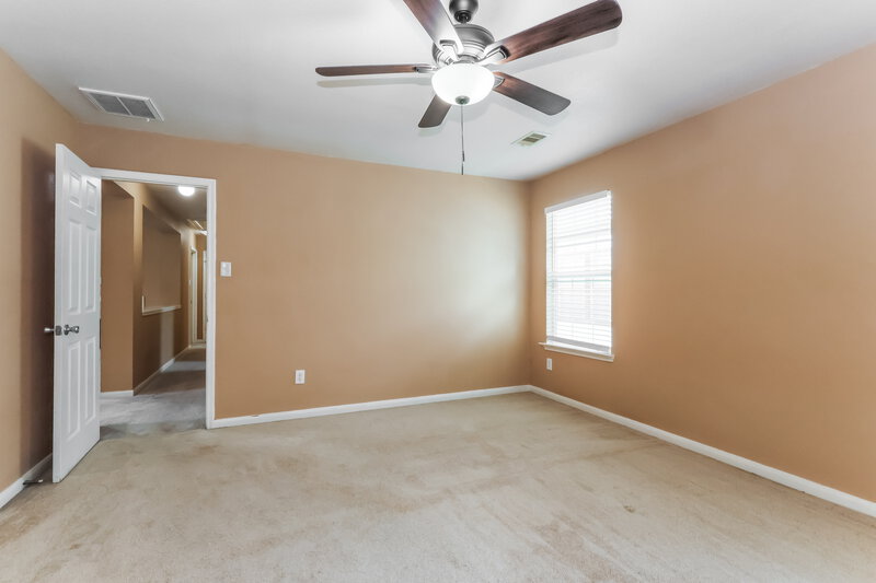 2,015/Mo, 22123 Greengate Dr Spring, TX 77389 Main Bedroom View