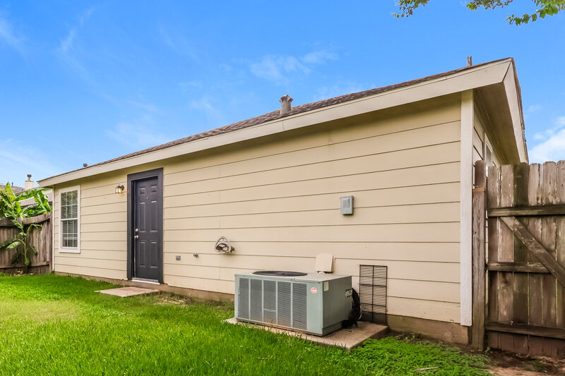 2,015/Mo, 22123 Greengate Dr Spring, TX 77389 Rear View