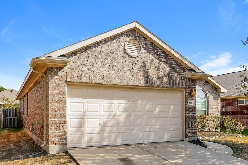 2,110/Mo, 6311 Marston River Ln Houston, TX 77066 Front View