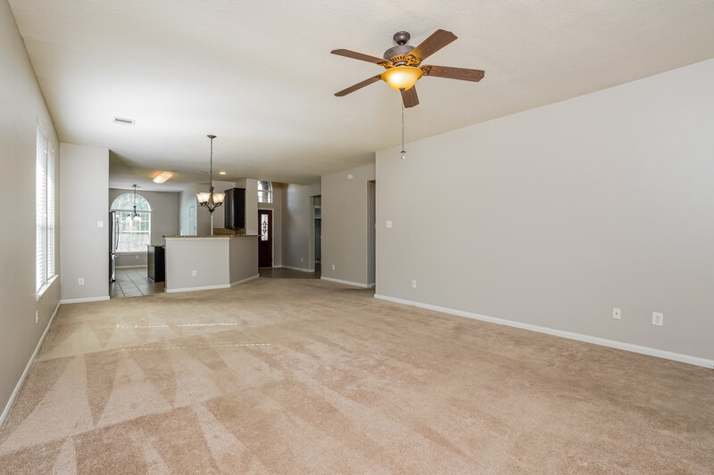 2,110/Mo, 6311 Marston River Ln Houston, TX 77066 Living Room View