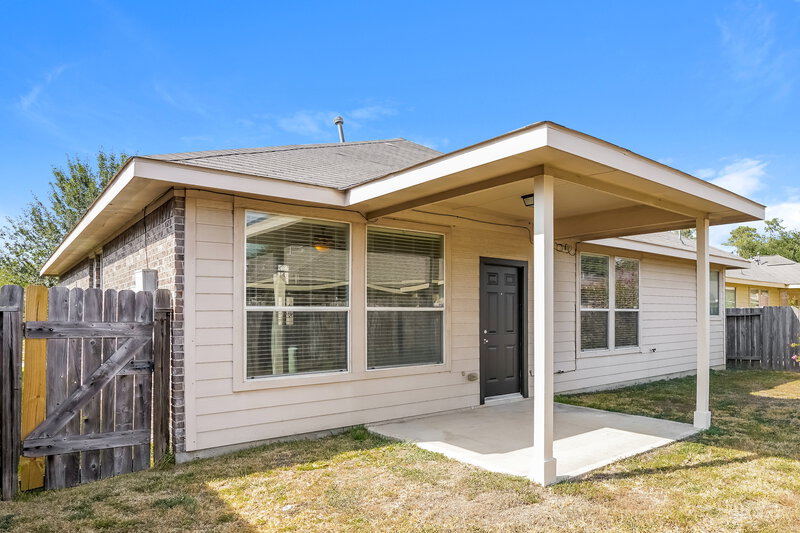2,110/Mo, 6311 Marston River Ln Houston, TX 77066 Rear View