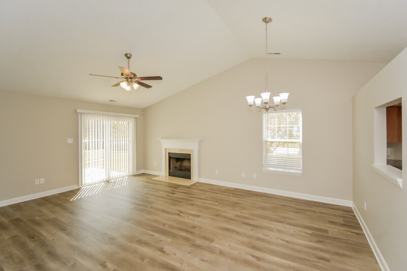 1,750/Mo, 1355 Bearsden Dr Avon, IN 46123 Living Room View