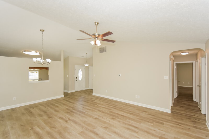 1,750/Mo, 1355 Bearsden Dr Avon, IN 46123 Living Room View 2