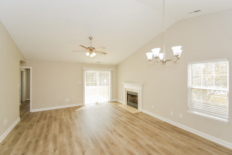 1,750/Mo, 1355 Bearsden Dr Avon, IN 46123 Dining Room View