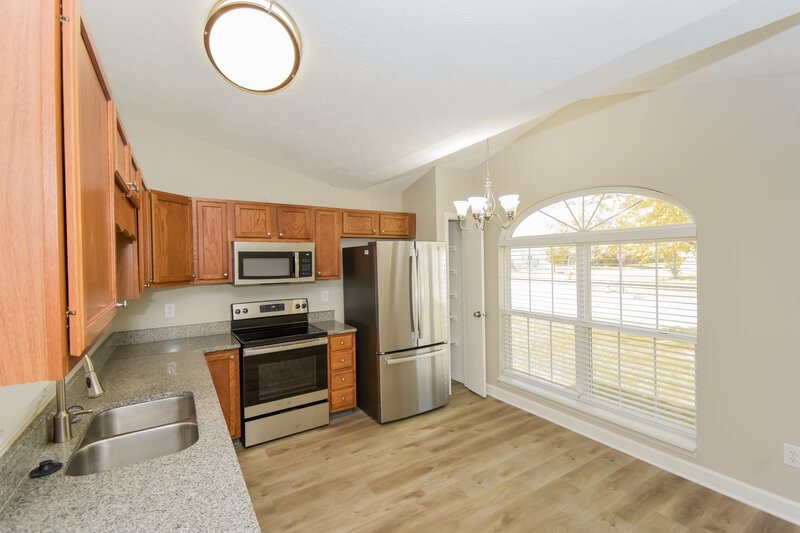 1,750/Mo, 1355 Bearsden Dr Avon, IN 46123 Kitchen View