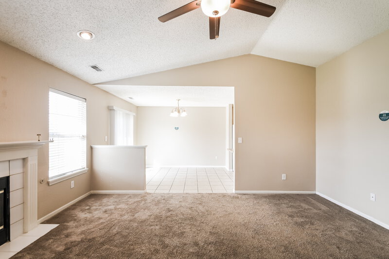 1,645/Mo, 17806 Gasparilla Ct Westfield, IN 46062 Living Room View