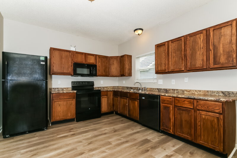 1,990/Mo, 5810 Long Lake Ln Indianapolis, IN 46235 Misc View 9