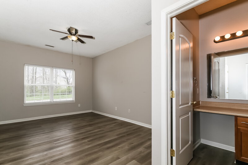 1,990/Mo, 5810 Long Lake Ln Indianapolis, IN 46235 Misc View 10