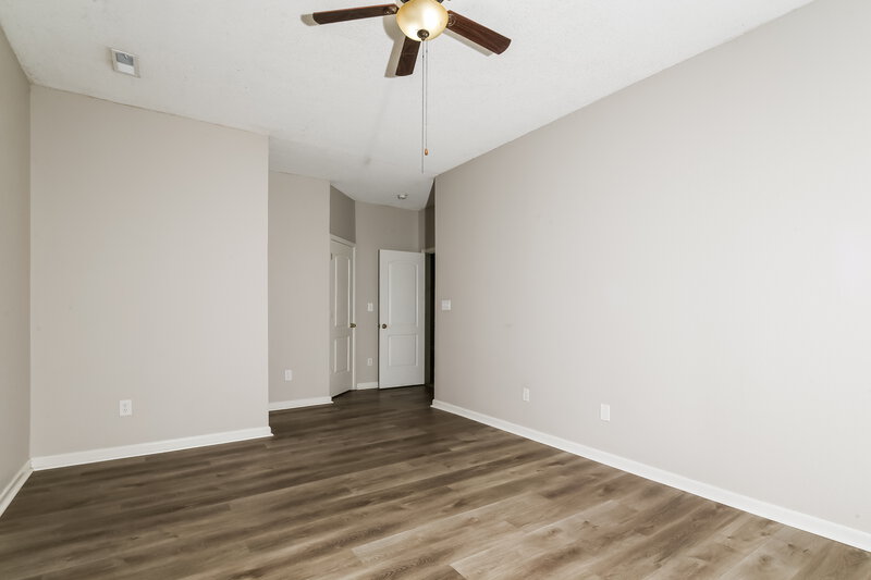1,990/Mo, 5810 Long Lake Ln Indianapolis, IN 46235 Misc View 12