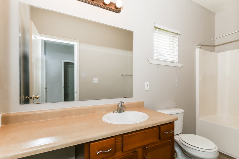1,990/Mo, 5810 Long Lake Ln Indianapolis, IN 46235 Misc View 13