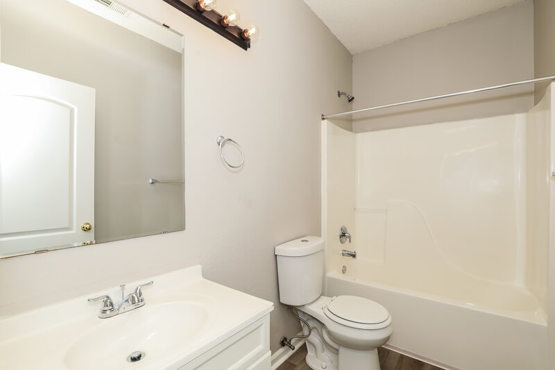 1,765/Mo, 5810 Long Lake Ln Indianapolis, IN 46235 Misc View 16