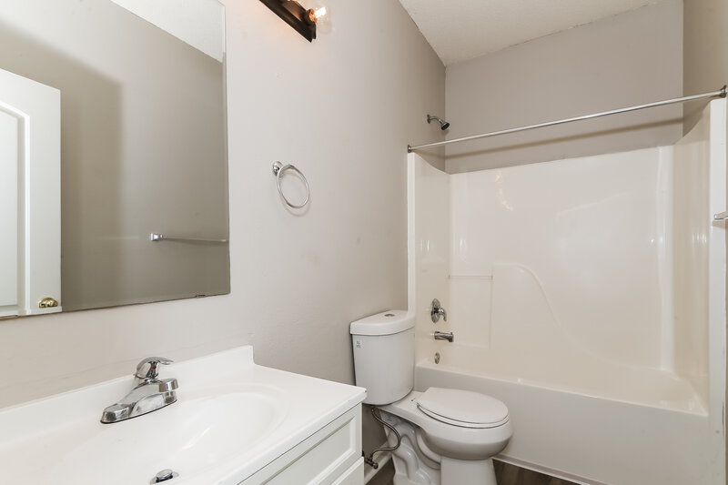 1,765/Mo, 5810 Long Lake Ln Indianapolis, IN 46235 Misc View 18