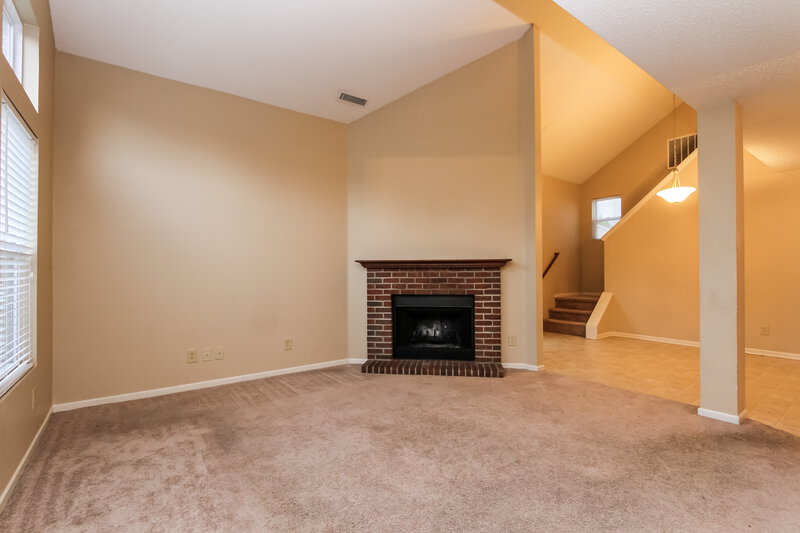 1,625/Mo, 14287 Cuppola Dr Noblesville, IN 46060 Living Room View