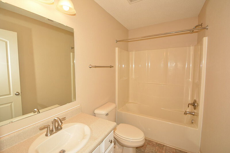 2,100/Mo, 18690 Big Circle Dr Noblesville, IN 46062 Bathroom View