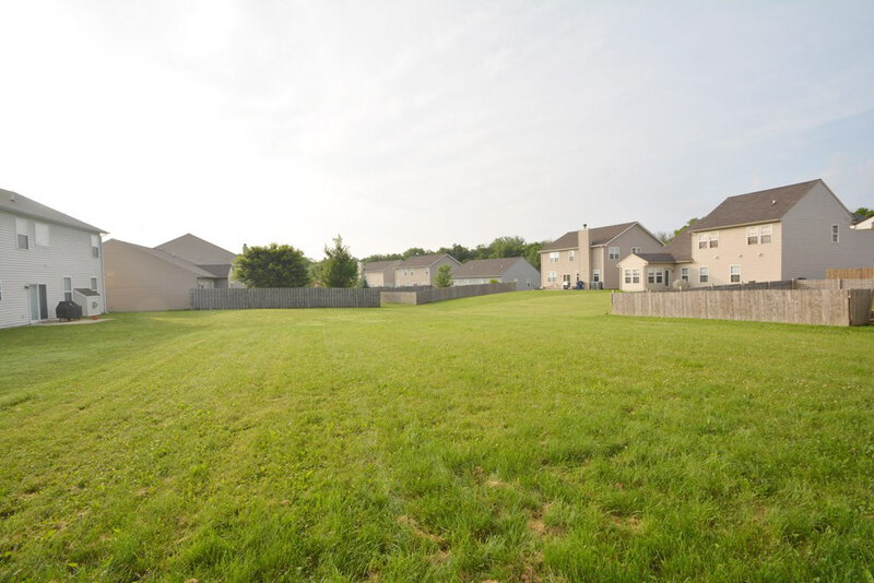2,100/Mo, 18690 Big Circle Dr Noblesville, IN 46062 Yard View