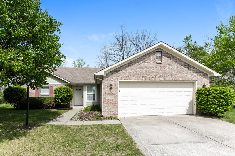1,950/Mo, 12036 Pepperwood Dr Indianapolis, IN 46236 External View
