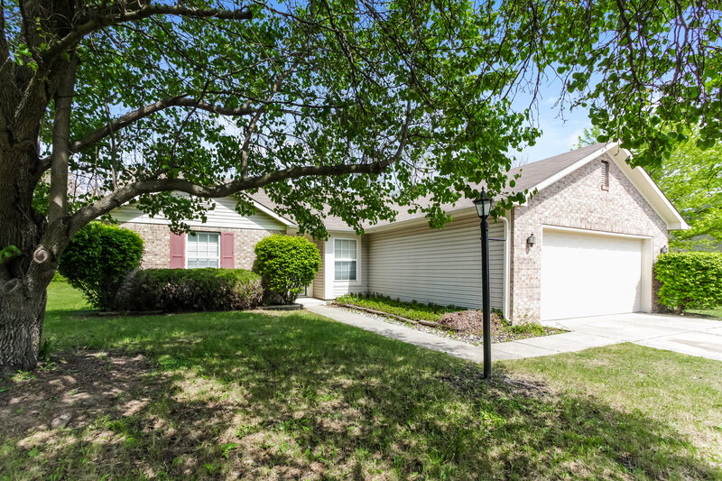 1,950/Mo, 12036 Pepperwood Dr Indianapolis, IN 46236 Front View