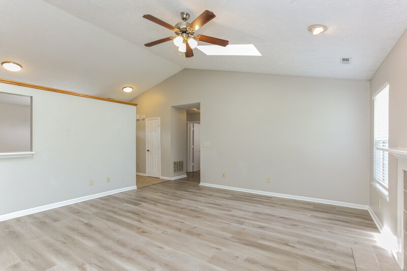 1,950/Mo, 12036 Pepperwood Dr Indianapolis, IN 46236 Living Room View