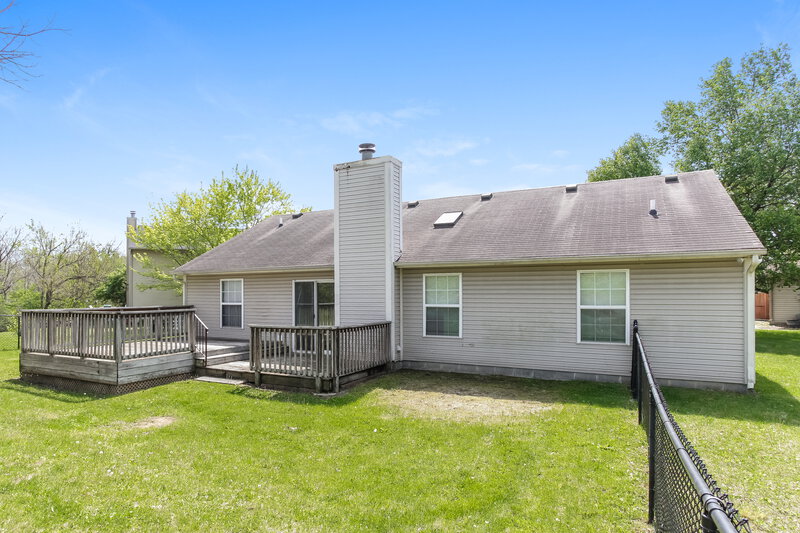 1,950/Mo, 12036 Pepperwood Dr Indianapolis, IN 46236 Rear View 2
