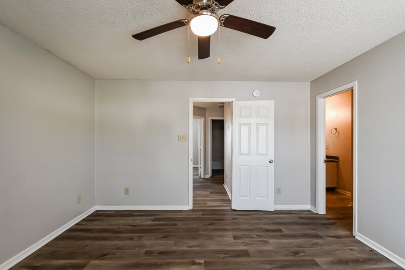 1,730/Mo, 144 Winterwood Dr Greenwood, IN 46143 Main Bedroom View 2