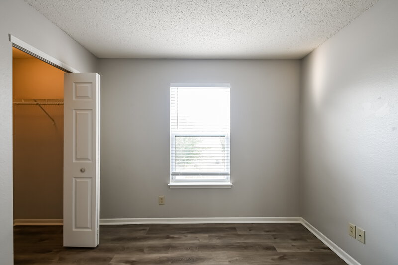 1,730/Mo, 144 Winterwood Dr Greenwood, IN 46143 Bedroom View 2