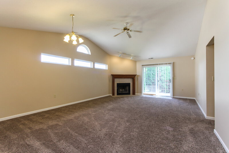 1,590/Mo, 12133 Laurelwood Dr Indianapolis, IN 46236 Dining Room View