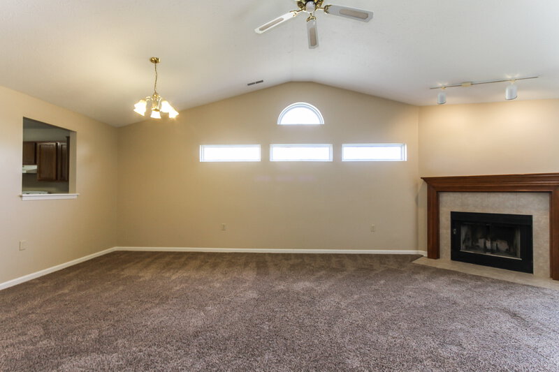 1,590/Mo, 12133 Laurelwood Dr Indianapolis, IN 46236 Living Room View 2