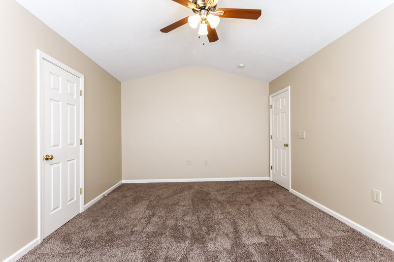 1,590/Mo, 12133 Laurelwood Dr Indianapolis, IN 46236 Master Bedroom View 2