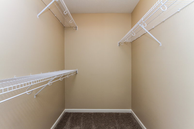 1,590/Mo, 12133 Laurelwood Dr Indianapolis, IN 46236 Walk In Closet View