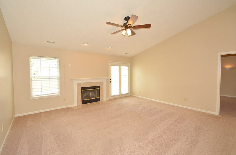 2,100/Mo, 8172 Amble Way Indianapolis, IN 46237 Great Room View 3