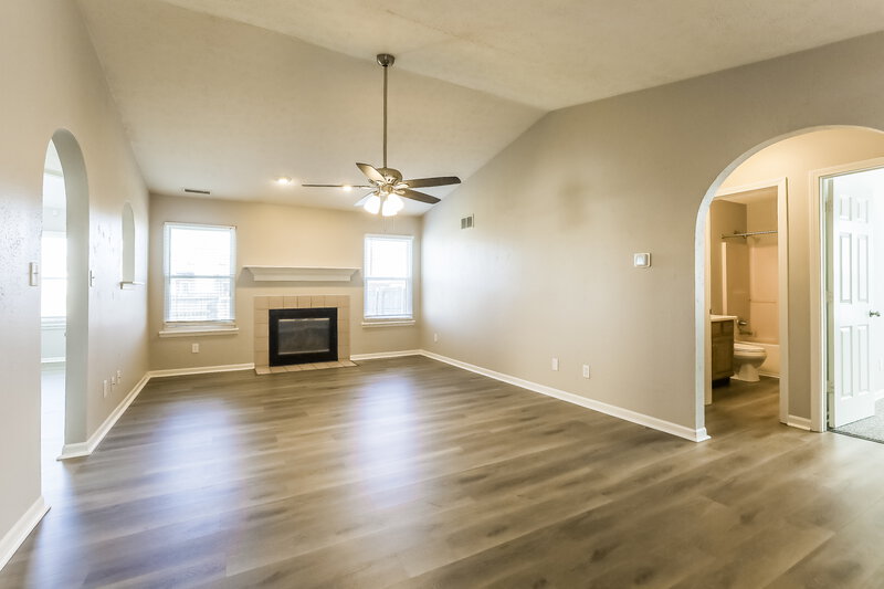 1,775/Mo, 121 Tracy Ridge Blvd New Whiteland, IN 46184 Living Room View 2