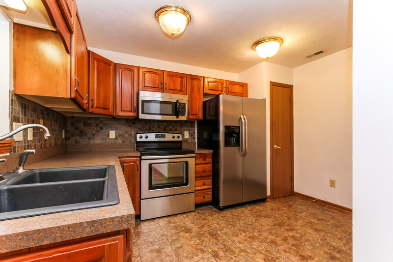 1,220/Mo, 2312 Canvasback Dr Indianapolis, IN 46234 Kitchen View 2