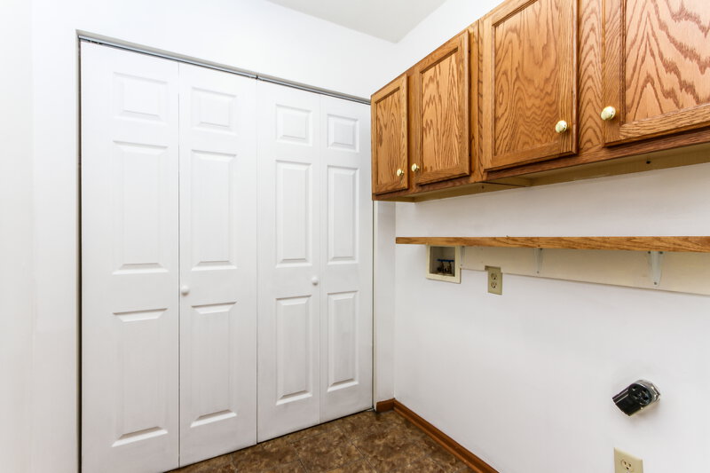 1,220/Mo, 2312 Canvasback Dr Indianapolis, IN 46234 Laundry Room View