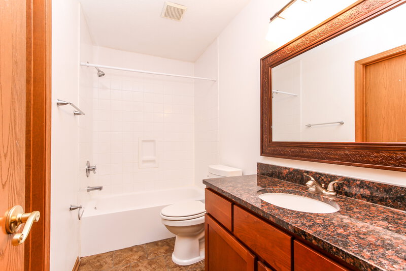 1,220/Mo, 2312 Canvasback Dr Indianapolis, IN 46234 Bathroom View