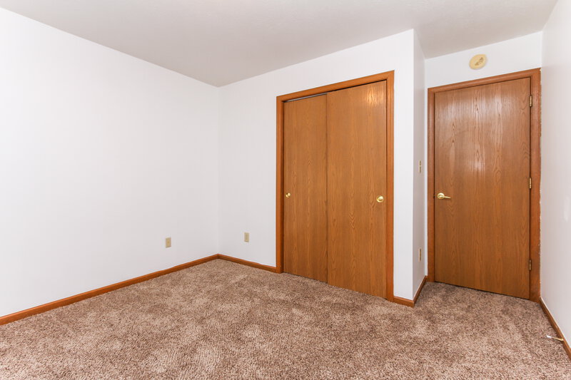 1,220/Mo, 2312 Canvasback Dr Indianapolis, IN 46234 Bathroom View 3