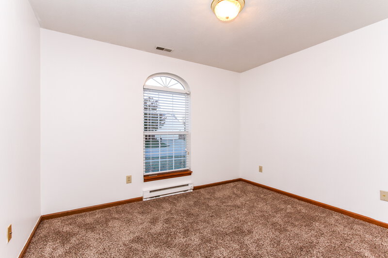 1,220/Mo, 2312 Canvasback Dr Indianapolis, IN 46234 Bathroom View 4