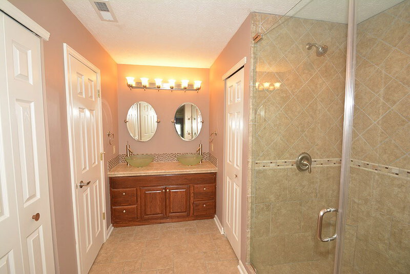 1,420/Mo, 1820 Fullerton Dr Indianapolis, IN 46214 Master Bathroom View