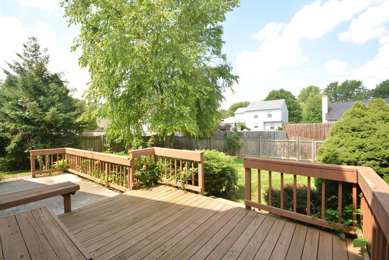 1,420/Mo, 1820 Fullerton Dr Indianapolis, IN 46214 Deck View 2