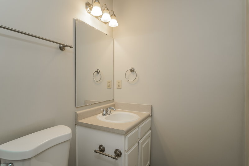 2,620/Mo, 6452 Oyster Key Ln Plainfield, IN 46168 Main Bathroom View 2