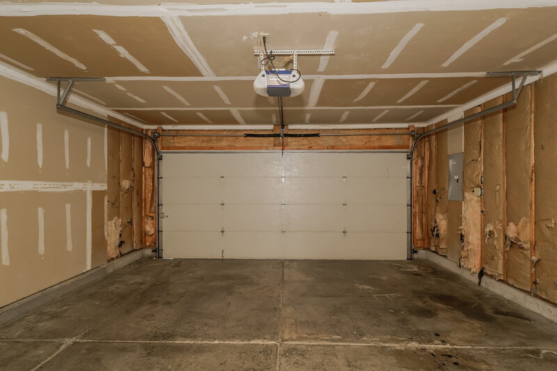 2,620/Mo, 6452 Oyster Key Ln Plainfield, IN 46168 Garage View