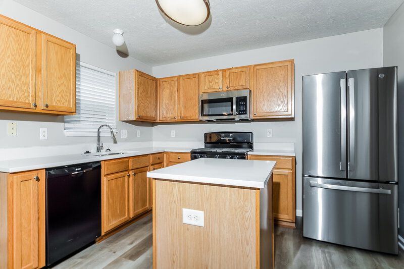 1,850/Mo, 1380 Gettysburg Way Indianapolis, IN 46234 Kitchen View 2